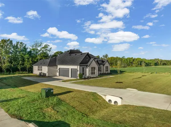 321 Mayberry Way, Waxahachie, TX 75167