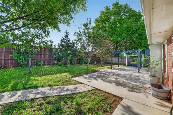 2613 Parkview Drive, Corinth, TX 76210