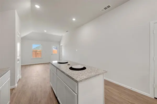 755 Hidden Feather Drive, Lavon, TX 75166