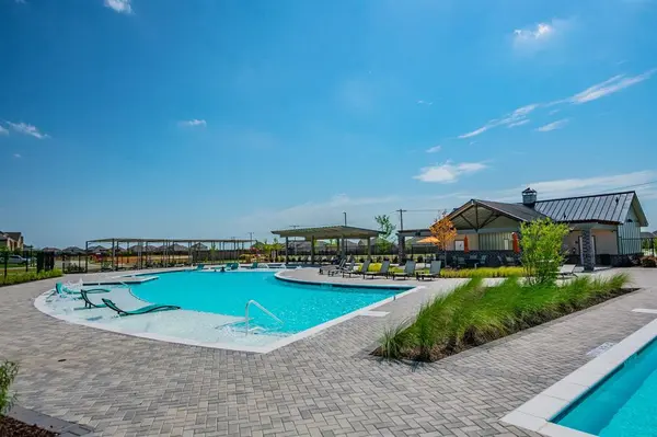 5333 Hybern Avenue, Aubrey, TX 76227