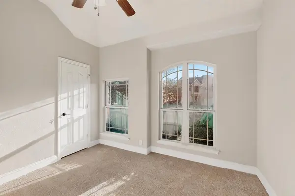 832 Monticello Drive, Burleson, TX 76028