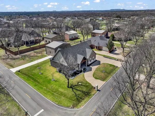 5418 Wedgefield Road, Granbury, TX 76049