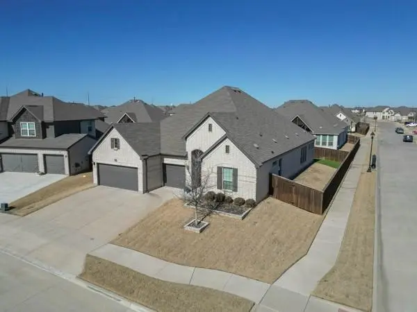 1700 Hamlet Drive, Fort Worth, TX 76052