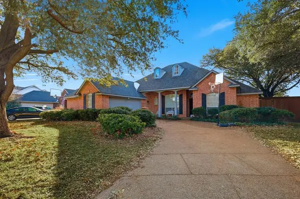 3318 Summergrove Drive, Arlington, TX 76001