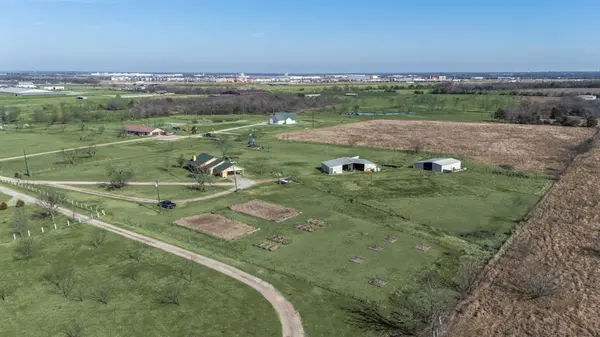 1439 Davis Lane, Terrell, TX 75160