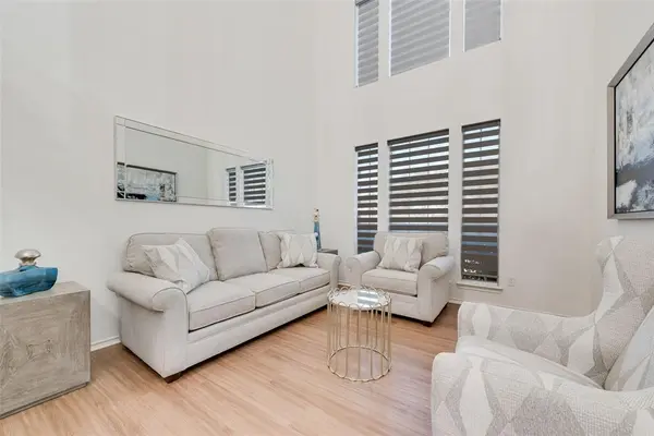 723 Creekstone Drive, Cedar Hill, TX 75104