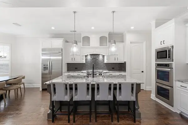 3863 Guinn Gate Drive, Frisco, TX 75034