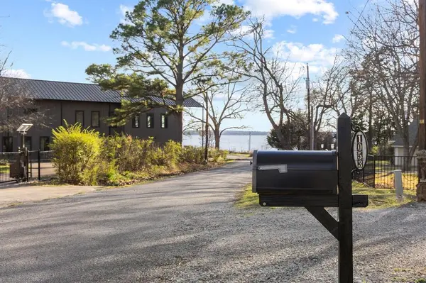 1053 Paradise Cove Road, Pottsboro, TX 75076