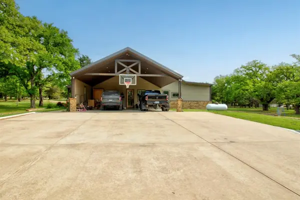 1024 Jordan Creek Road, Collinsville, TX 76233