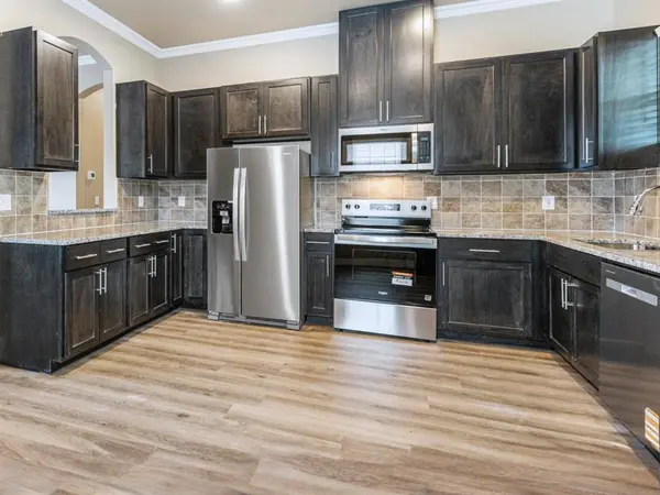 413 Henderson Street, Bonham, TX 75418