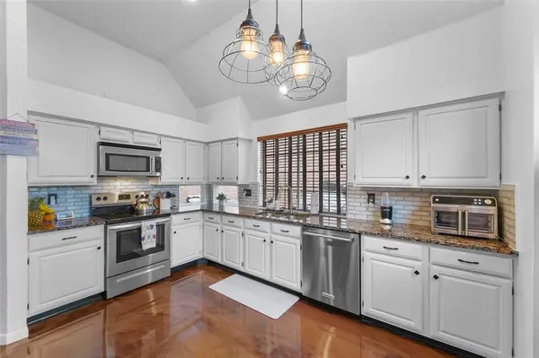 411 Red River Trail, Irving, TX 75063