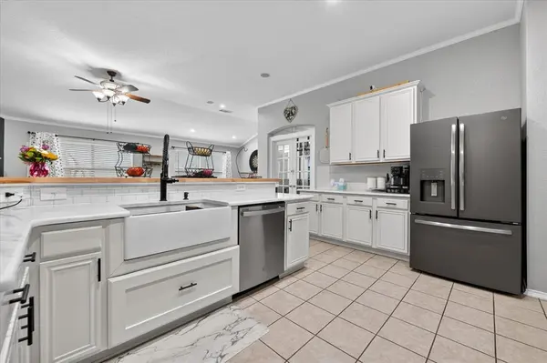 617 Bent Oak Drive, Fort Worth, TX 76131