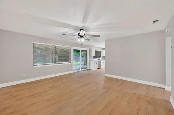 129 N Dobson Street, Burleson, TX 76028