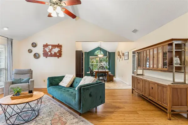 801 Switzer Lane, Cedar Hill, TX 75104