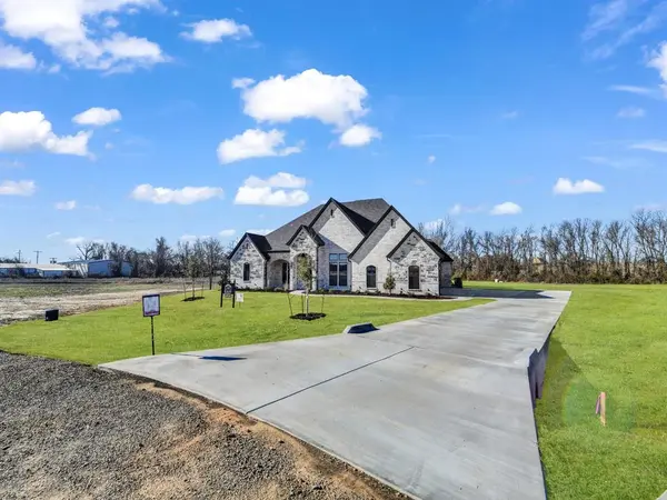 213 Desperado Court, Weatherford, TX 76088