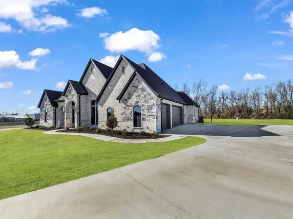 213 Desperado Court, Weatherford, TX 76088