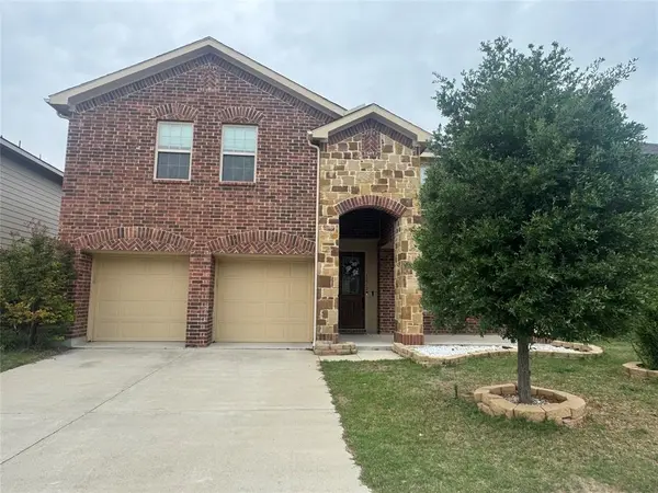 3012 Whitetail Chase Drive, Fort Worth, TX 76108