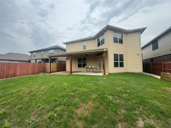 3012 Whitetail Chase Drive, Fort Worth, TX 76108