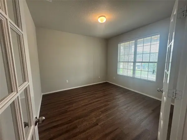 3012 Whitetail Chase Drive, Fort Worth, TX 76108