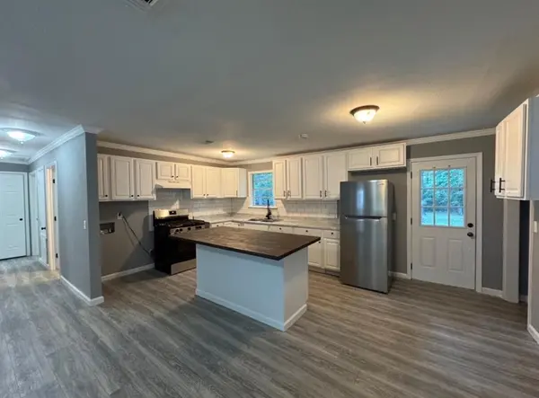 712 NE 5th Street, Springhill, LA 71075