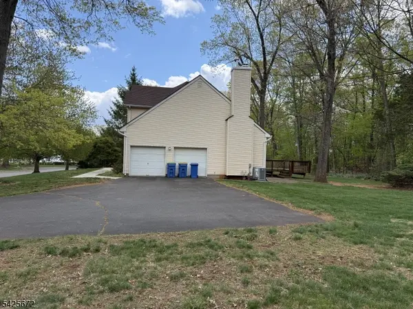 4 Scaletti Ct, Franklin Twp., NJ 08873