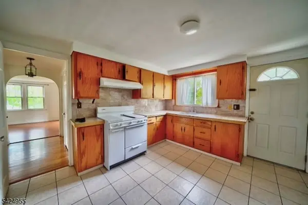 382 High Mountain Rd, North Haledon Boro, NJ 07508