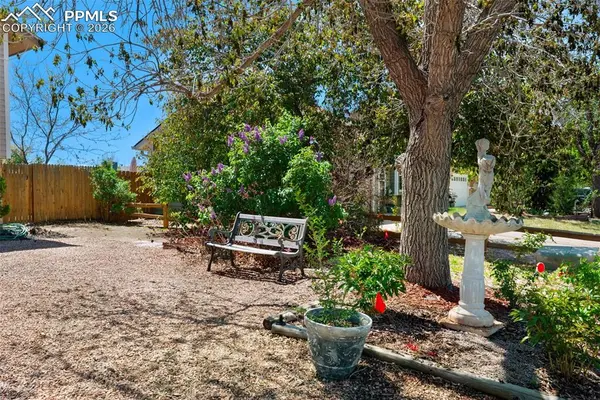 4405 Allesandro DR, Colorado Springs, CO 80916