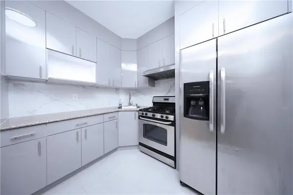 422 49th ST #1F, Brooklyn, NY 11220