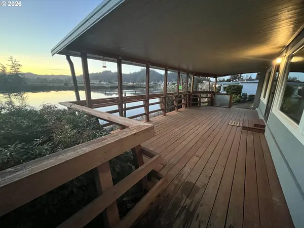 100 RIVER BEND RD #23, Reedsport, OR 97467