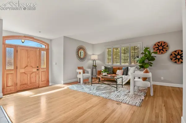 23 Crescent LN, Colorado Springs, CO 80904