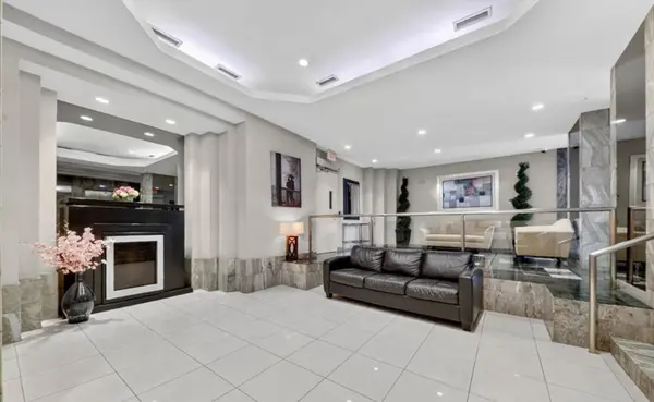 4460 Tucana CT #507, Mississauga, ON L5R 3K9