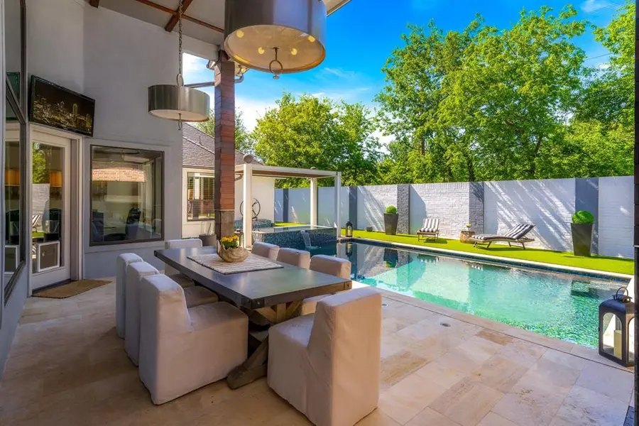 4001 Memorial Court, Carrollton, TX 75010