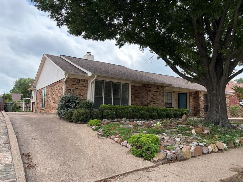 2428 Chestnut Way, Bedford, TX 76022