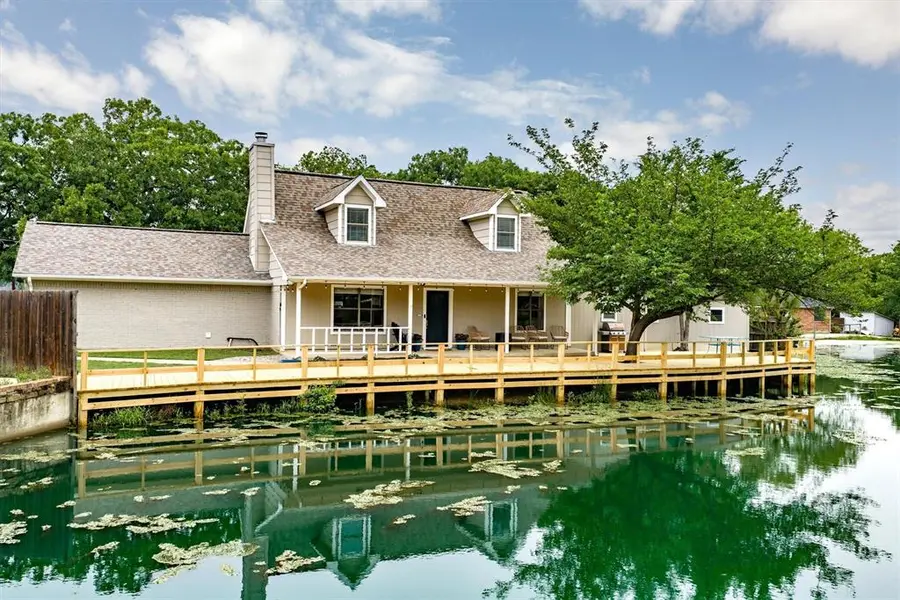 528 Addison Street, Lake Dallas, TX 75065