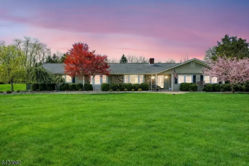 1 DEMOTT DR, Readington Twp., NJ 08889