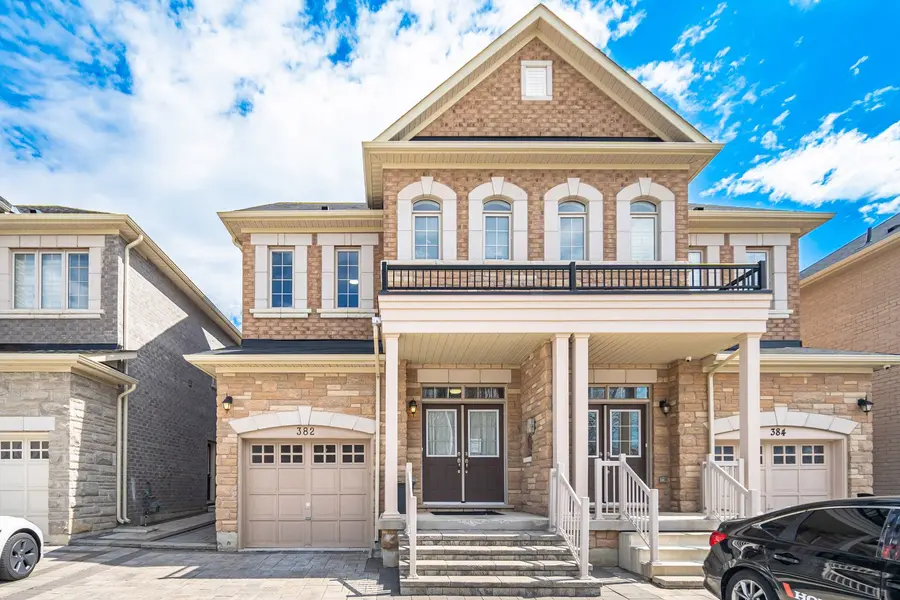 382 Kirkham DR, Markham, ON L3S 0E4