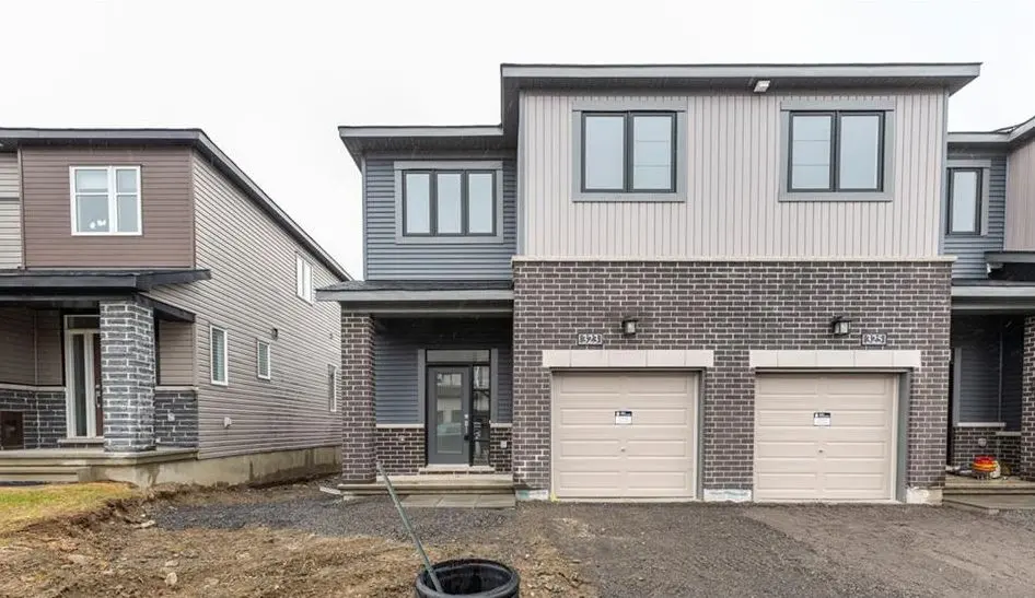 323 Touring WAY, Barrhaven, ON K2J 6P1