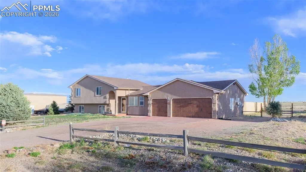 758 E Woodleaf DR, Pueblo, CO 81007