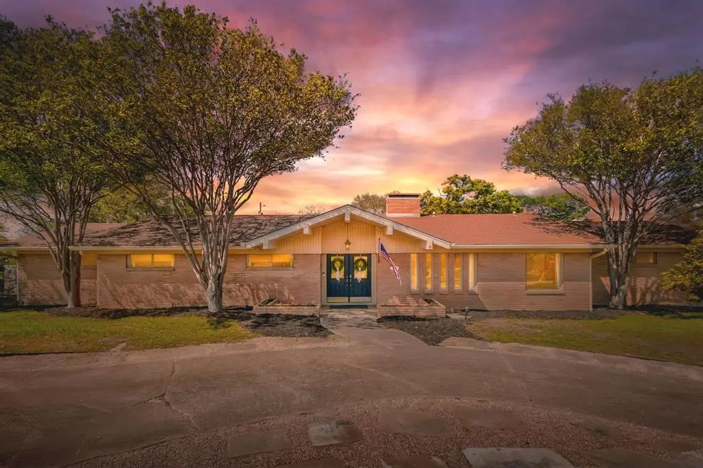 1016 Hummingbird Lane, Woodway, TX 76712