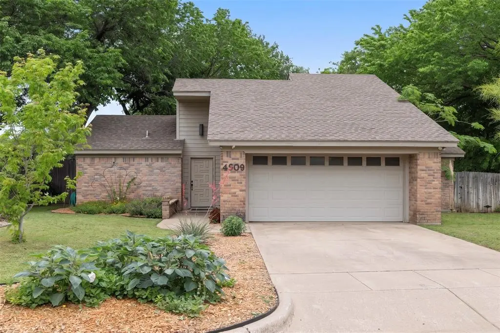 4909 Queen Court, Fort Worth, TX 76103