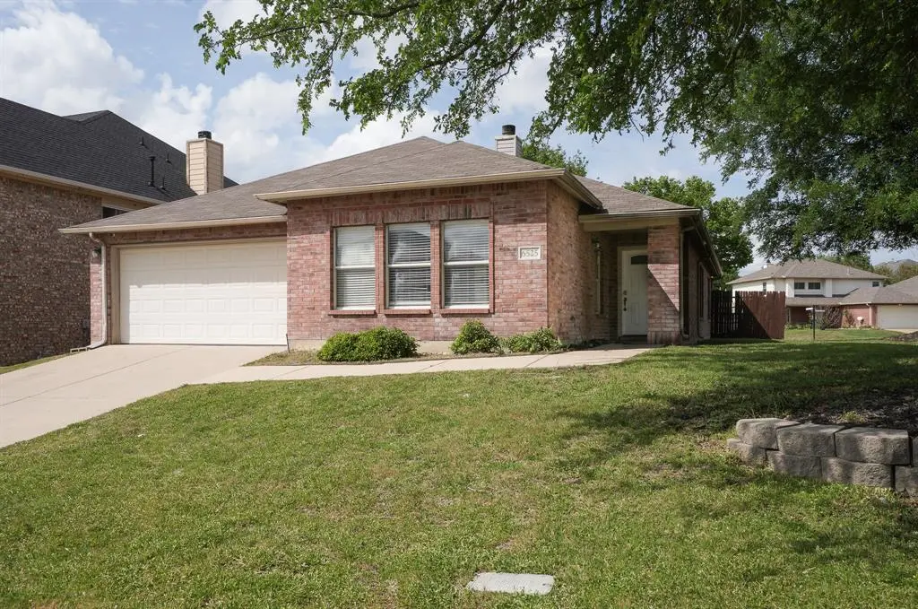 6525 Willow Oak Court, Fort Worth, TX 76112