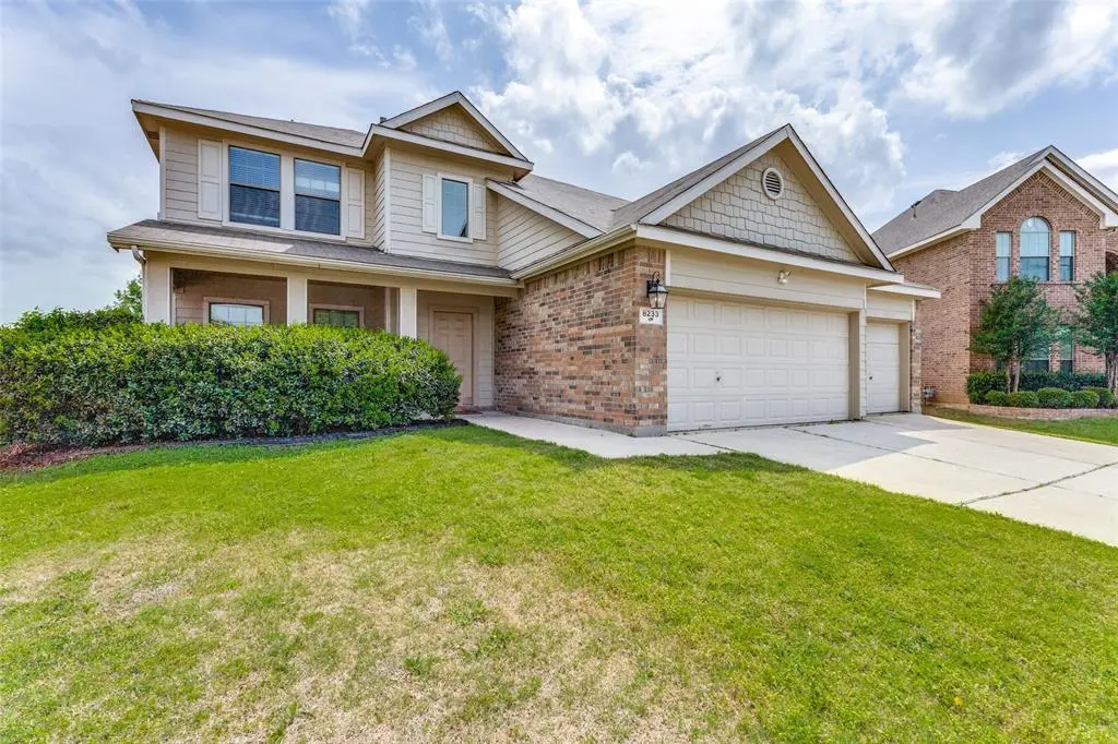 8233 Delafield Drive, Fort Worth, TX 76131