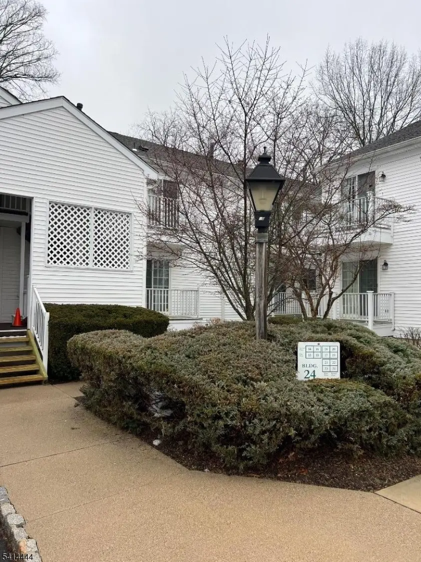 20 Smithfield Court, Bernards Twp., NJ 07920