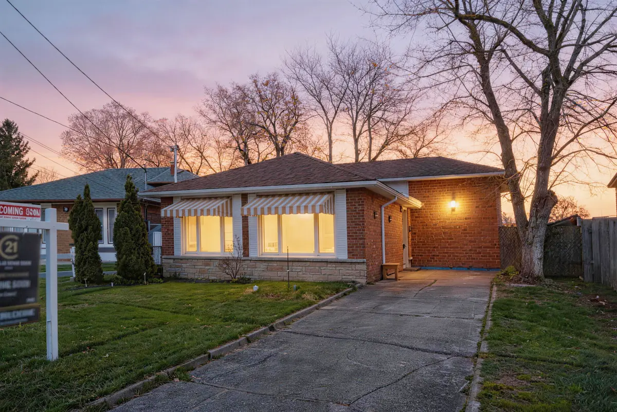 71 Weir CRES, Toronto E10, ON M1E 3B2