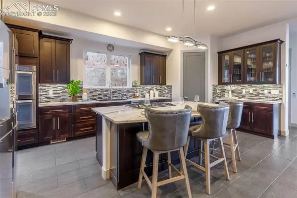 162 Crystal Valley RD, Manitou Springs, CO 80829