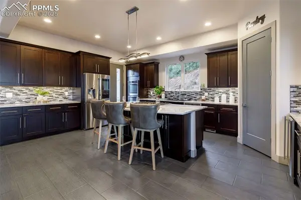 162 Crystal Valley RD, Manitou Springs, CO 80829