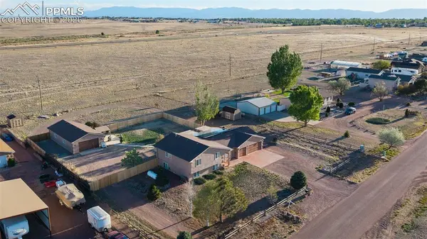 758 E Woodleaf DR, Pueblo, CO 81007