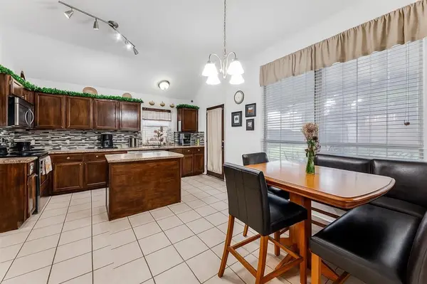 305 Ravenna Road, Lake Dallas, TX 75065