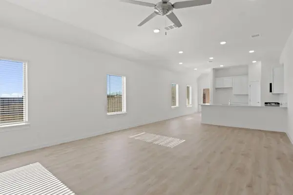 8208 Coastal Lane, Aubrey, TX 76227