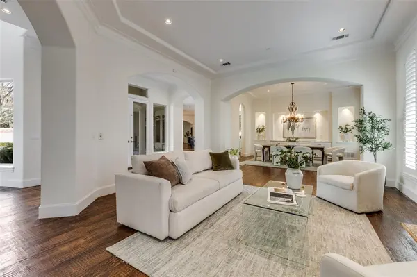 14828 Bellbrook Drive, Addison, TX 75254